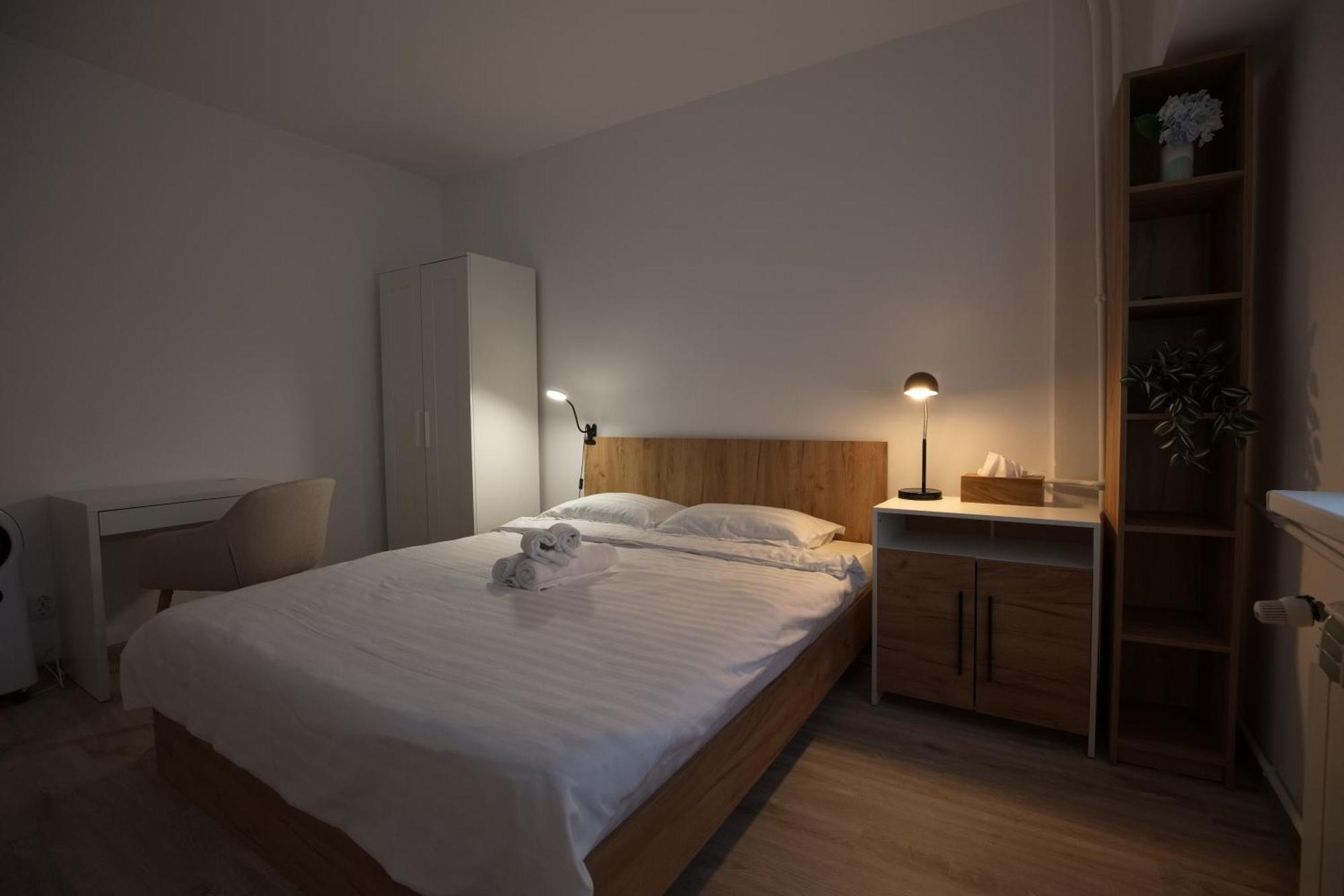 Minerva Studio Craiova Appartement Buitenkant foto