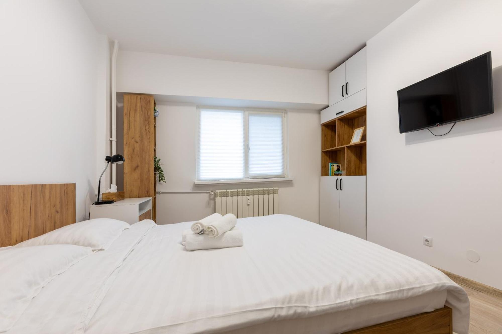 Minerva Studio Craiova Appartement Buitenkant foto