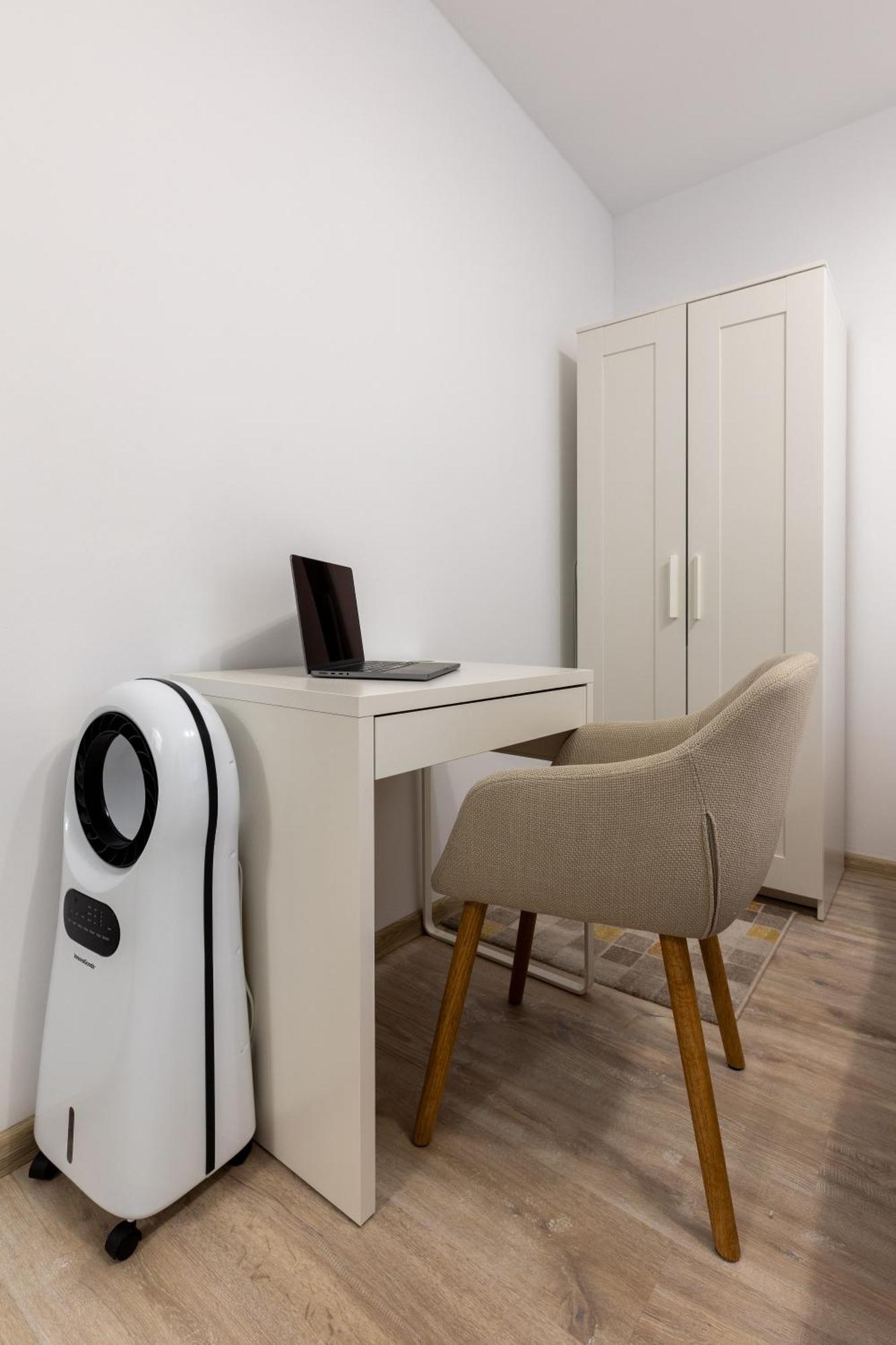 Minerva Studio Craiova Appartement Buitenkant foto